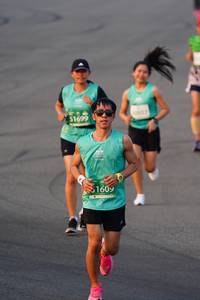 BIB: 0917, 51699, 1609
                            <button type="button" onclick="openModal(10508689)" class="btn btn-primary btn-sm float-right btn-popup" data-toggle="modal" data-target=".modal-high-quality">
                        <i class="fas fa-shopping-cart"></i> Add to Cart
                    </button>
                                            <button type="button" onclick="isThisMe(10508689, true)" class="btn btn-success btn-sm float-right btn-popup btn-isme hidden" data-toggle="tooltip" data-placement="bottom" title="นี่คือรูปของคุณใช่ไหม คลิกที่นี่เพื่อเอาเข้าอัลบั้ม">
                        <i class="fas fa-plus"></i> Add to album
                    </button>
                    <button type="button" onclick="isThisMe(10508689, false)" class="btn btn-warning btn-sm float-right btn-popup btn-isnotme hidden">
                        <i class="fas fa-ban"></i> Remove from album
                    </button>